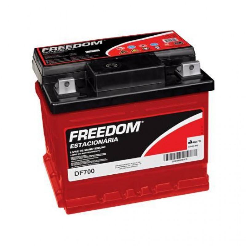 A Bateria Estacionária Heliar Freedom DF700, possui capacidade de 50Ah para descarga em 100h (C100) e 45Ah em 20h a (C20) A linha de baterias estacionárias Heliar Freedom possuem vida útil projetada superior a 4 anos e garantia de 2 anos contra defeitos de fabricação. Não necessita de nenhuma manutenção nem reposição de água.